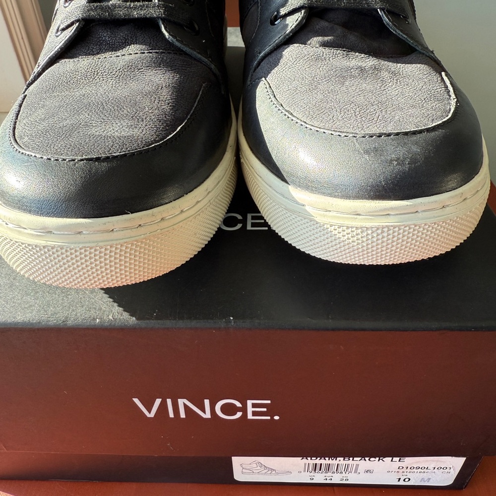 Vince Men's Black and White Sneakers